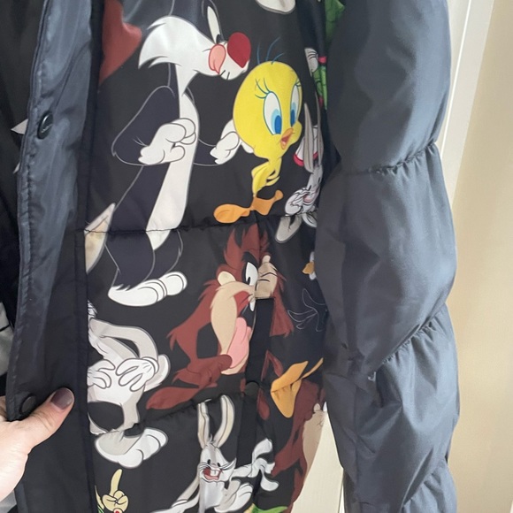 Looney Tunes Puffer Jacket - Picture 2 of 7